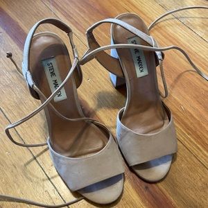 Steve Madden tan heels size 6.5
